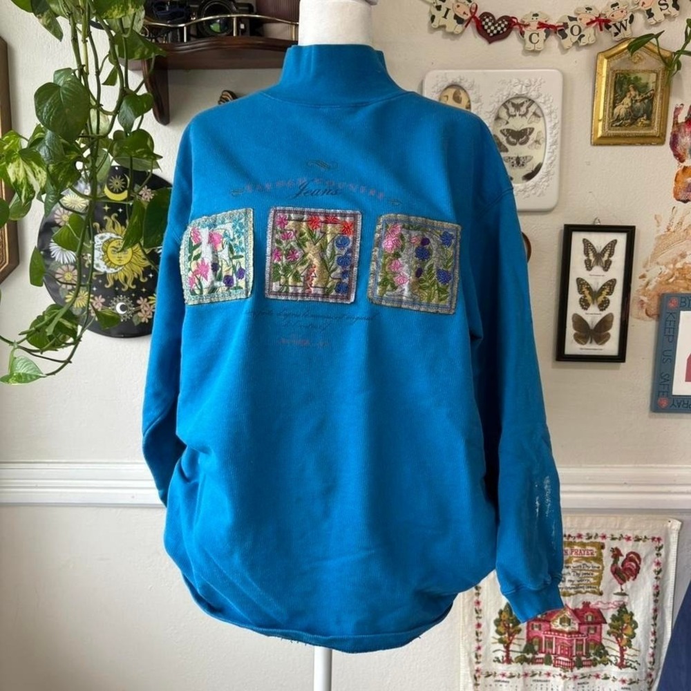 Vintage Express Women's LG Turtleneck Long Sleeve Floral Nature Scene Embroidery